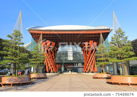 [Ishikawa Prefecture] Kanazawa Station Tsuzumi-mon Gate (East Exit) under fine weather 75489074