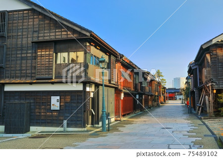 [Ishikawa Prefecture] Nishi Chaya District in Kanazawa under fine weather 75489102
