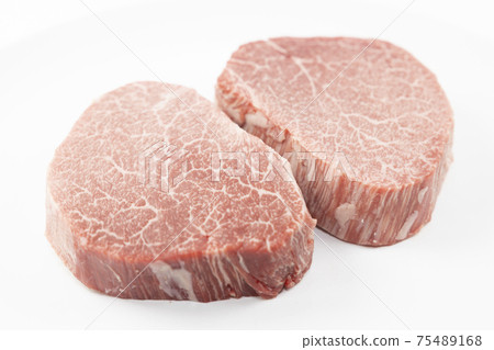 Japanese black beef fillet (about 150 grams per sheet) Japanese black beef fillet (about 150 grams per sheet) 75489168