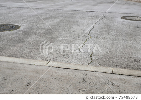 道路裂縫 75489578
