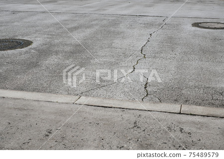 破碎的道路 破碎的道路 75489579