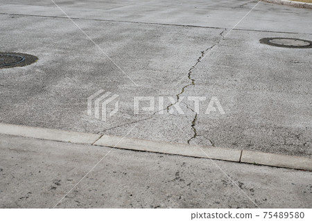 破碎的道路 破碎的道路 75489580