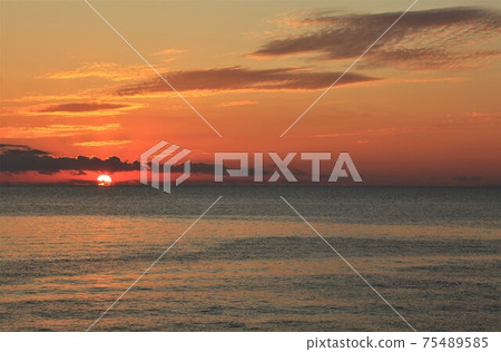 日本海的日落（北海道小平町） 75489585