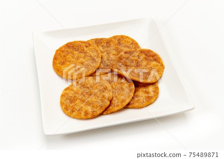 Wetting rice cracker Wetting rice cracker 75489871