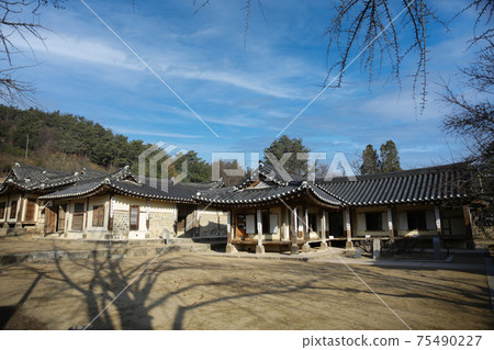 Hanok Hanok 75490227