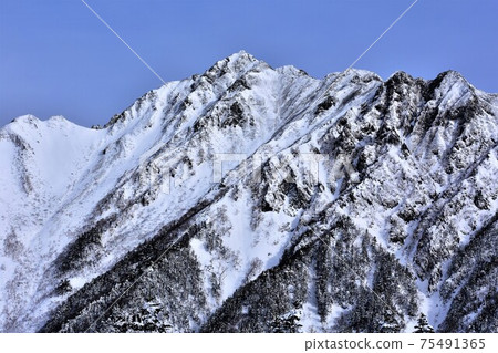 西hot高岳在白雪皚皚的風景 75491365