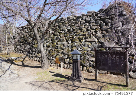 在戰國時期,由竹本真介奉命由山本勘介等人將Anajiro冬季的Komoro城堡遺址和懷舊花園劃分為地域 在戰國時期,由竹本真介奉命由山本勘介等人將Anajiro冬季的Komoro城堡遺址和懷舊花園劃分為地域 75491577