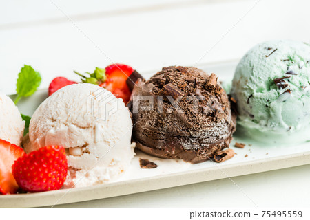 Selection of different ice cream scoops Selection of different ice cream scoops 75495559