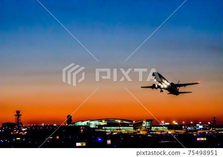 航站樓和飛機福岡機場魔術小時 75498951