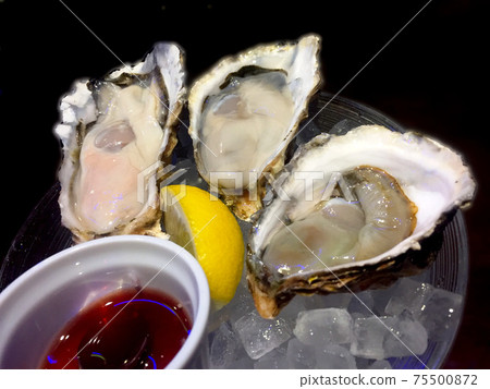 生蠔美味可口 生蠔美味可口 75500872