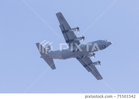洛克希德·馬丁公司C-130J在羽村市上空 洛克希德·馬丁公司C-130J在羽村市上空 75501542