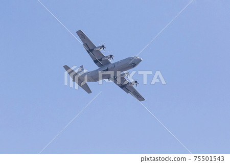 洛克希德·馬丁公司C-130J在羽村市上空 75501543