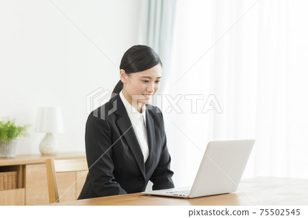 Online interview job hunting Online interview job hunting 75502545