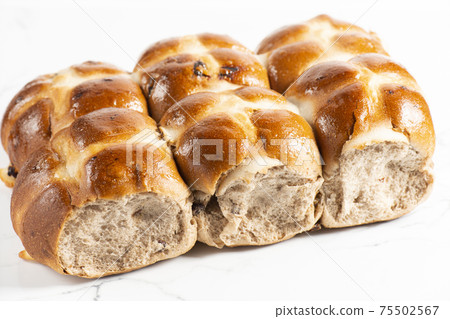 Easter Hot Cross Buns Easter Hot Cross Buns 75502567