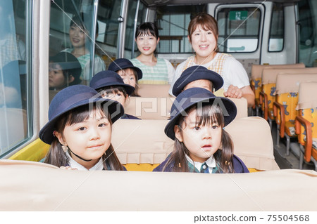 Children on the toddler bus Children on the toddler bus 75504568