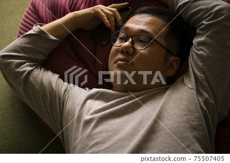 一個人睡覺 75507405