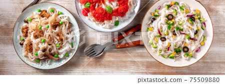 Konjac pasta panorama, shot from the top on a rustic background 75509880