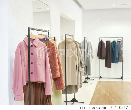 Apparel shop scenery unmanned 75510367