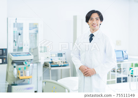 Hospital medical ICU doctor doctor hospitalization 75511149