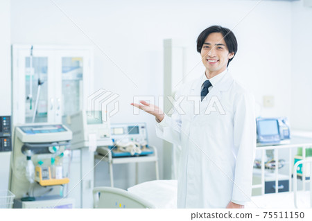 Hospital medical ICU doctor doctor hospitalization 75511150