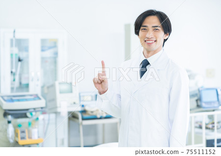 Hospital medical ICU doctor doctor hospitalization 75511152