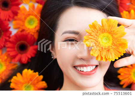 Woman beauty, flower 75513601