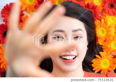 Woman beauty, flower 75513610