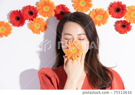 Woman beauty, flower 75513616