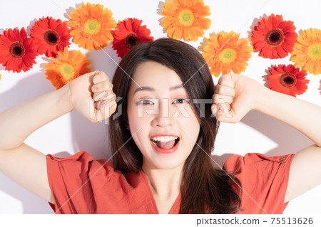 Woman beauty, flower 75513626