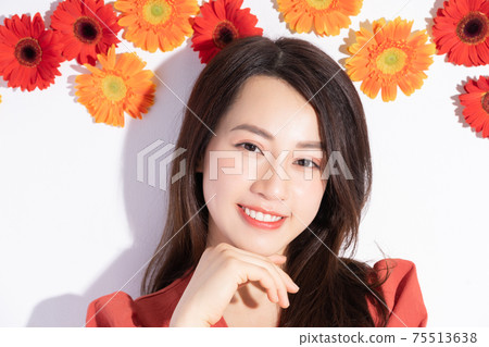 Woman beauty, flower 75513638