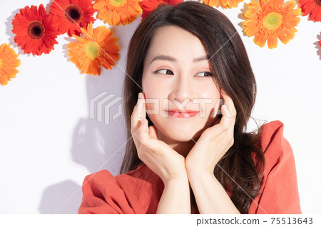 Woman beauty, flower 75513643