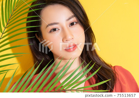 Woman summer 75513657