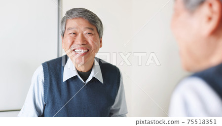 man look his health teeth man look his health teeth 75518351