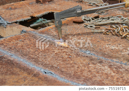 Wide Angle of Checker Plate Cutting by Oxygen Acetylene Cutting Torch and Sparkle 75519715