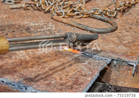 Right View Checker Plate Cutting by Oxygen Acetylene Cutting Torch Technique Right View Checker Plate Cutting by Oxygen Acetylene Cutting Torch Technique 75519738