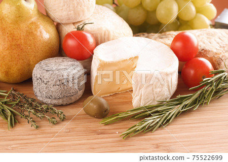 French cheese market 75522699