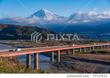 （靜岡縣）東名高速公路，富士河橋和富士山 75525632