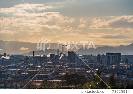 （靜岡縣）從岩本山看富士市的工業區 75525914