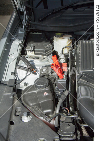Car battery charge 75526122