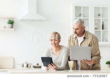 Manage finances bills tax, planning, consider budget 75526967