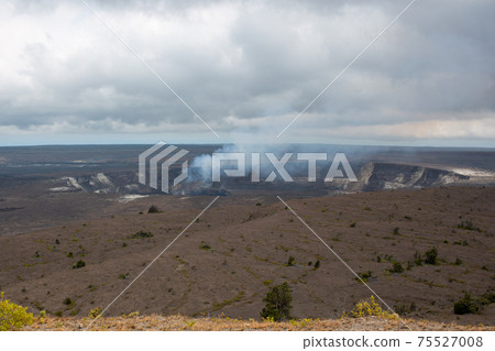 基拉韋厄火山冒煙 75527008