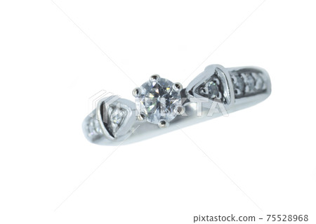 Diamond Ring wedding gift isolated White gold and round diamond 75528968