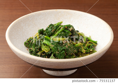Sesame with spinach 75531137