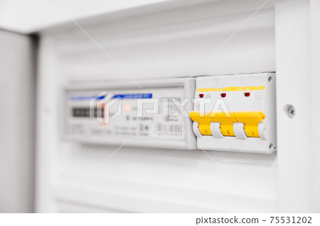 distribution shield. device designed to receive and distribute electricity distribution shield. device designed to receive and distribute electricity 75531202