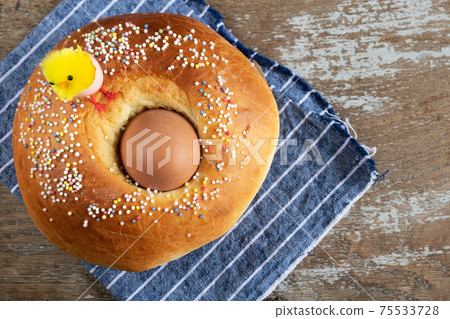 Homemade easter bread traditional spanish recipe Homemade easter bread traditional spanish recipe 75533728