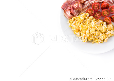 Breakfast with scrambled eggs and bacon isolated on white background 75534998