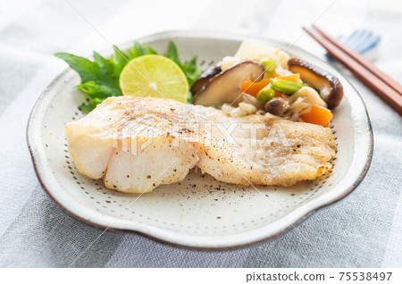 Sautéed cod 75538497
