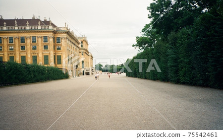 "Schoenbrunn Palace" at the time of August 1990 (Vienna / Austria) "Schoenbrunn Palace" at the time of August 1990 (Vienna / Austria) 75542461