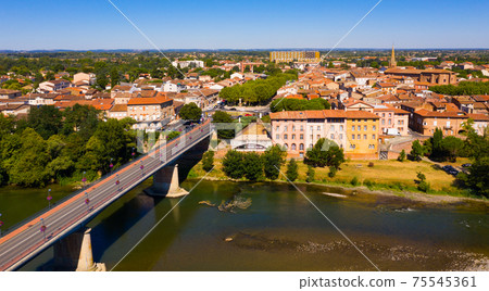 Scenic top view of the city Muret and Garonne river Scenic top view of the city Muret and Garonne river 75545361