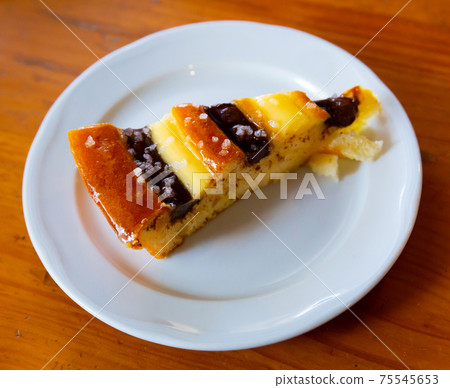 Chiffon cake with nut chocolate cream and custard Chiffon cake with nut chocolate cream and custard 75545653